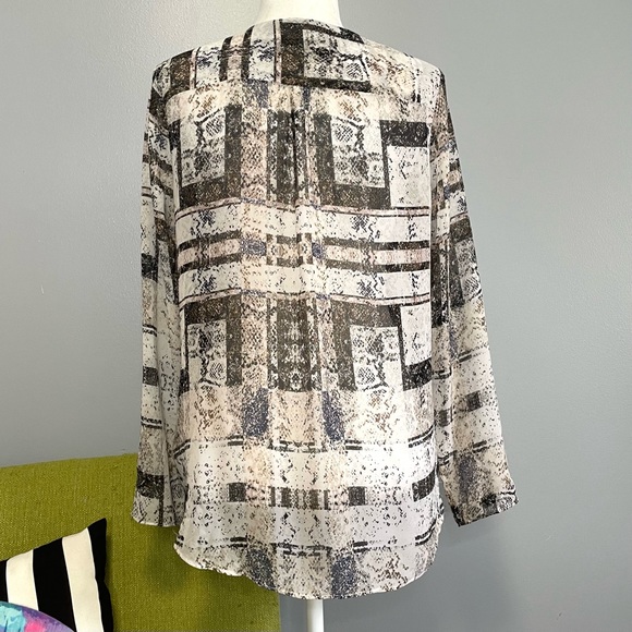 DKNYC Black Grey Chiffon Modern Draped Open Front Blouse Top - Picture 4 of 5